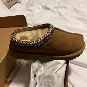 Woman’s Tasman UGG Slipers